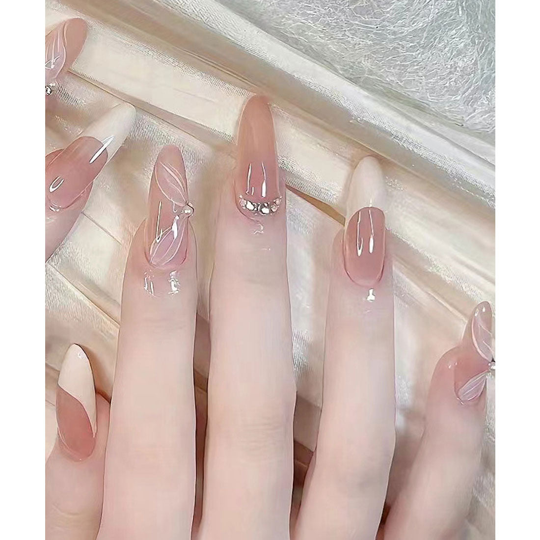 レースレディース Lace Ladies フラワー ペタル ビジュー付き フレンチ ネイルチップ【返品不可商品】 （アイボリー） アイボリー