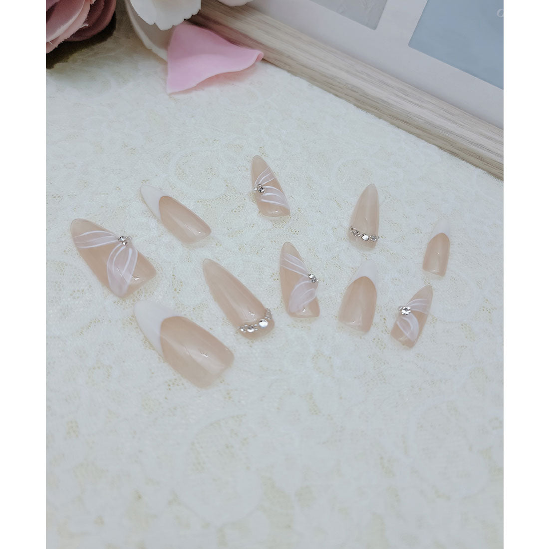 レースレディース Lace Ladies フラワー ペタル ビジュー付き フレンチ ネイルチップ【返品不可商品】 （アイボリー） アイボリー