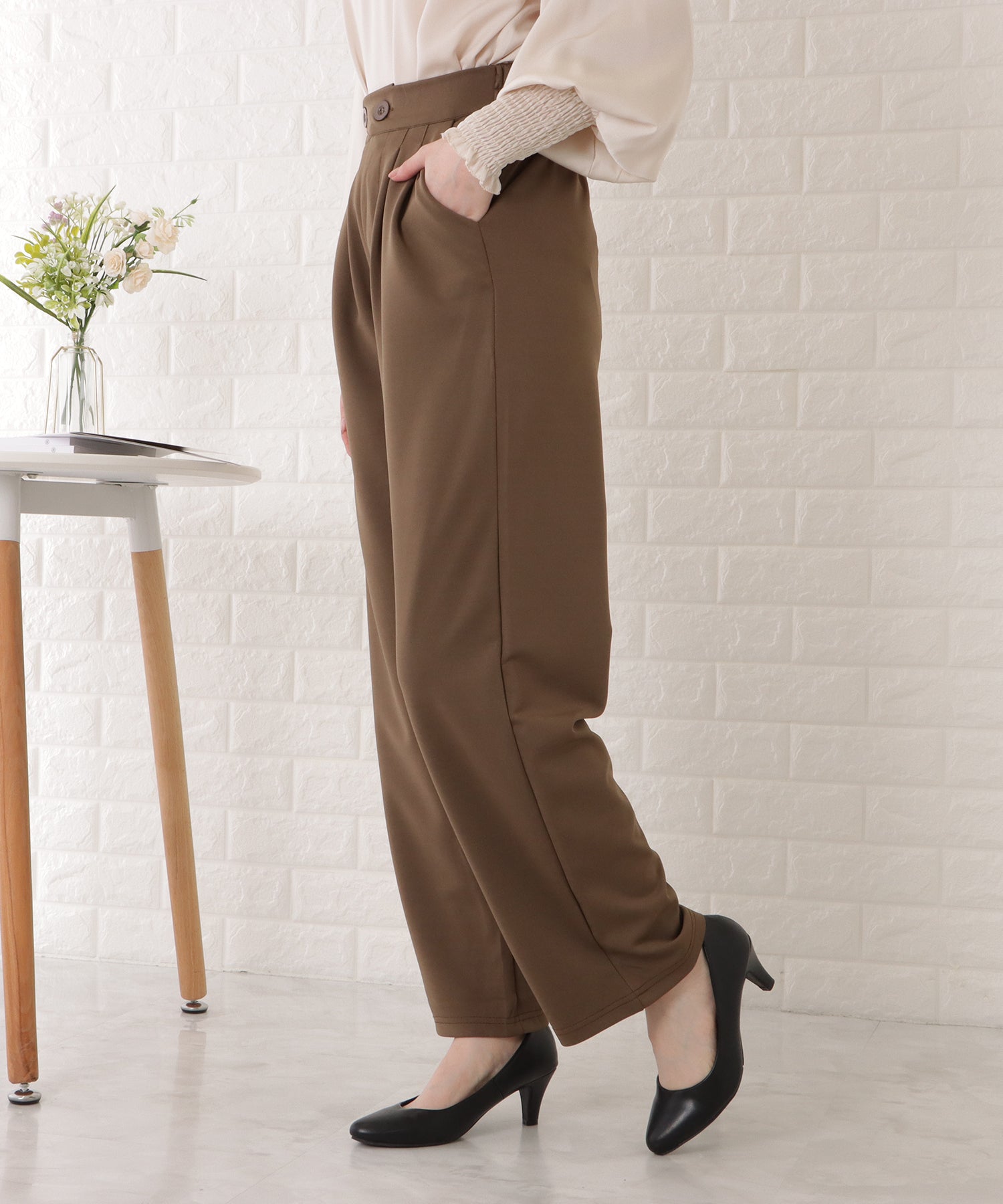 レースレディース Lace Ladies ハイウエストアシンメトリーとろみタックパンツ （グレー） グレー