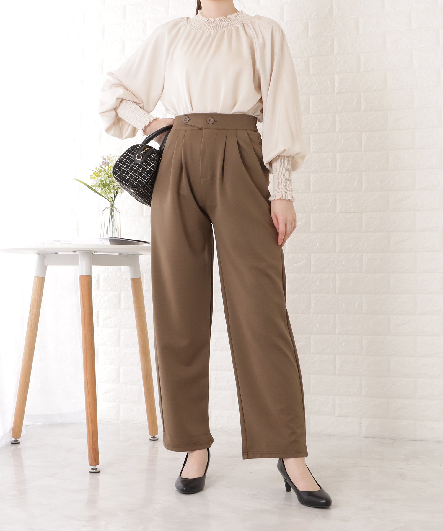 レースレディース Lace Ladies ハイウエストアシンメトリーとろみタックパンツ （グレー） グレー