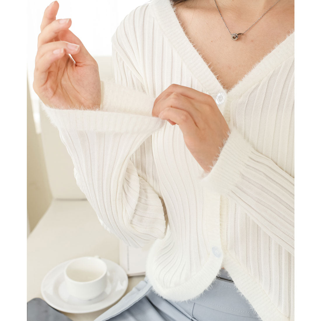 レースレディース Lace Ladies Vネック ファー付き リブ ニット プルオーバー （ベージュ） ベージュ