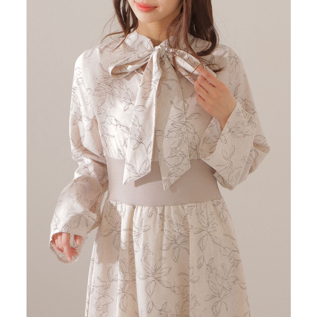 レースレディース Lace Ladies バック ギャザー ボウタイ付き 花柄 マキシ ワンピース （アイボリー） アイボリー