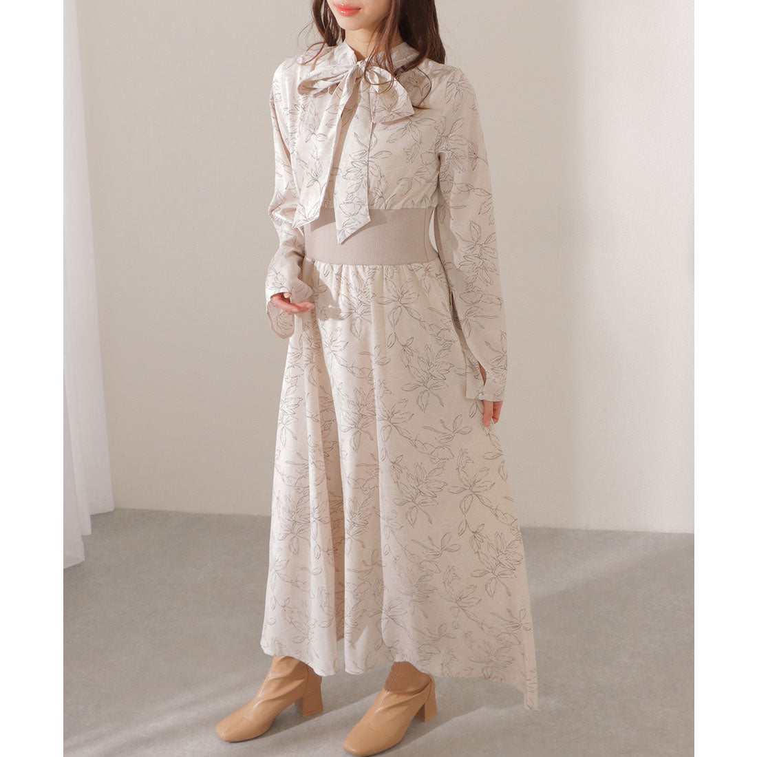レースレディース Lace Ladies バック ギャザー ボウタイ付き 花柄 マキシ ワンピース （アイボリー） アイボリー