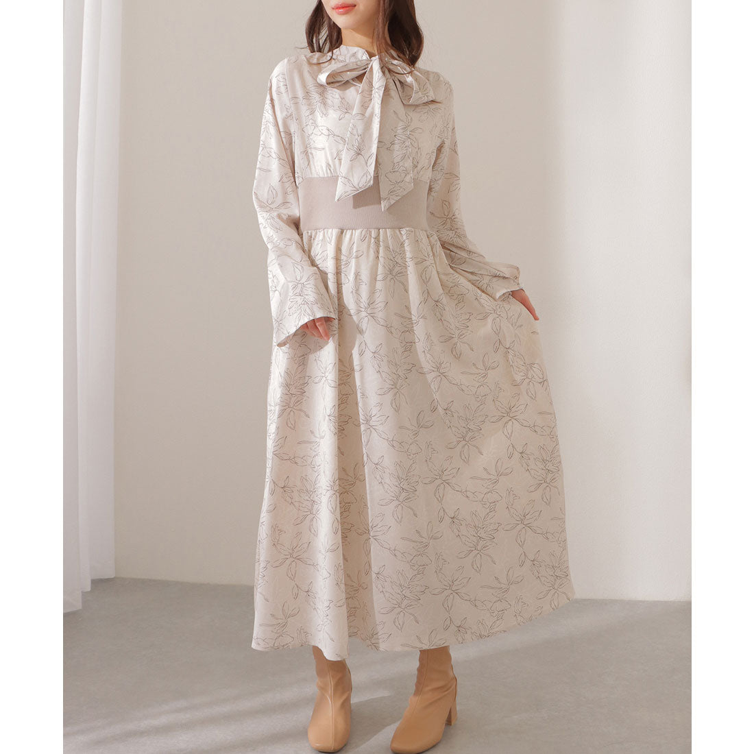 レースレディース Lace Ladies バック ギャザー ボウタイ付き 花柄 マキシ ワンピース （アイボリー） アイボリー