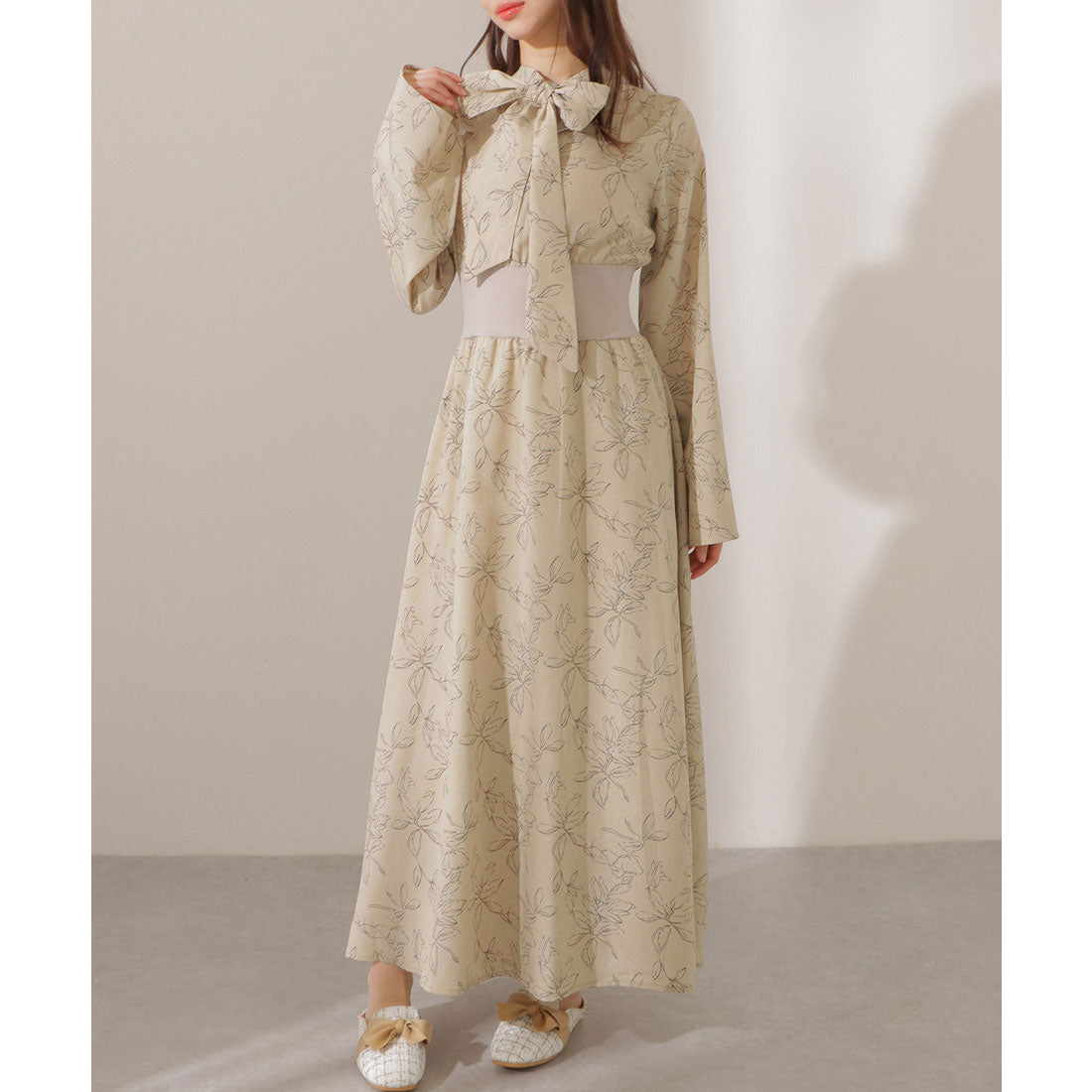 レースレディース Lace Ladies バック ギャザー ボウタイ付き 花柄 マキシ ワンピース （ベージュ） ベージュ