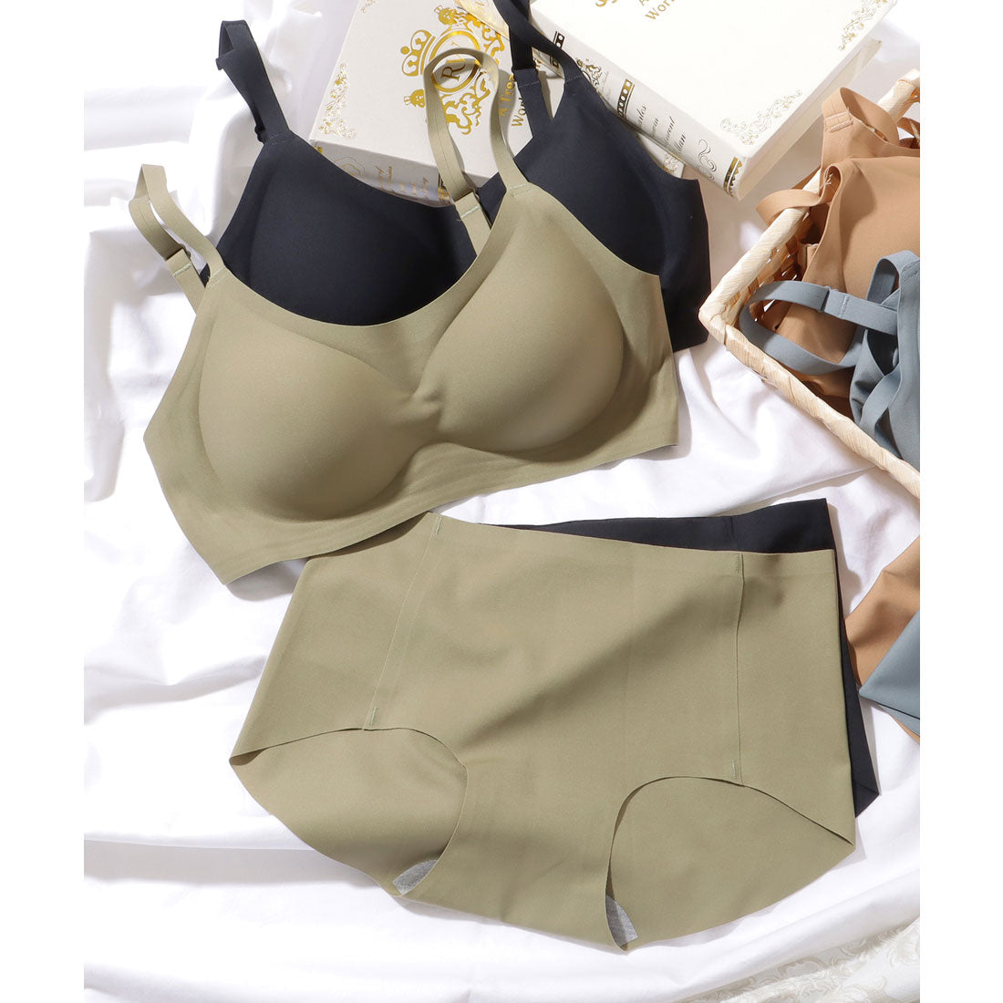 レースレディース Lace Ladies 【2点セット】 ソリッドカラー シームレス ブラ&ショーツ【返品不可商品】 （ブラック） ブラック