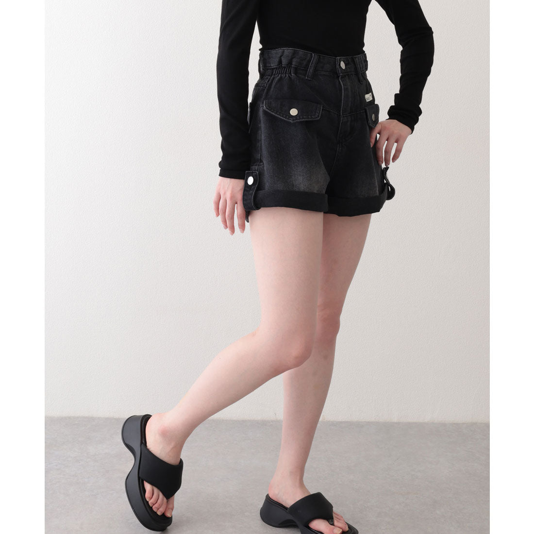 レースレディース Lace Ladies ハイウエスト ポケット付き ロールアップ デニム Aライン ショートパンツ （ブラック） ブラック