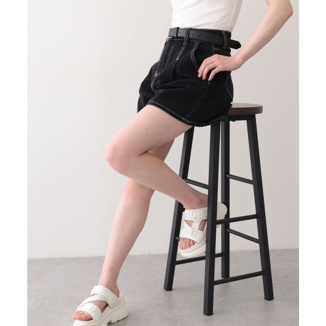 レースレディース Lace Ladies タック ステッチ入り ハイウエスト Aライン デニム ショートパンツ （ブラック） ブラック