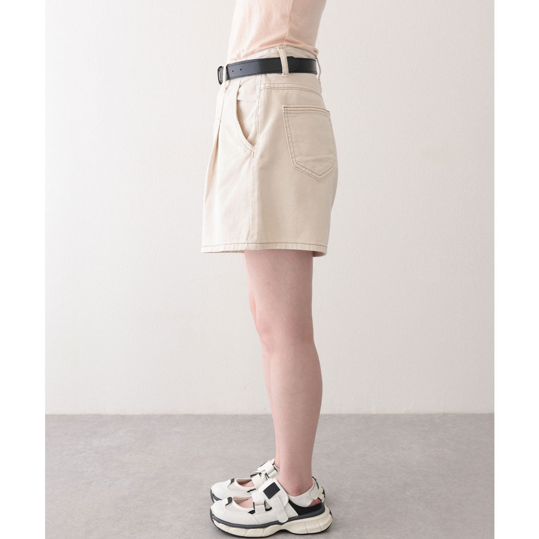 レースレディース Lace Ladies タック ステッチ入り ハイウエスト Aライン デニム ショートパンツ （ブラック） ブラック