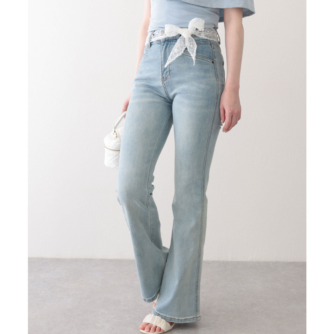 レースレディース Lace Ladies ウォッシュ加工 ハイウエスト レースベルト セミフレア デニムパンツ （ブルー） ブルー