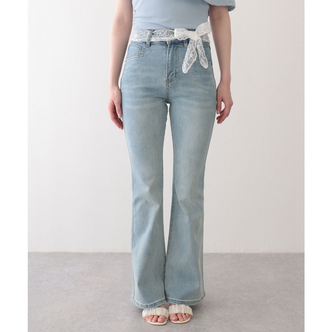 レースレディース Lace Ladies ウォッシュ加工 ハイウエスト レースベルト セミフレア デニムパンツ （ブルー） ブルー