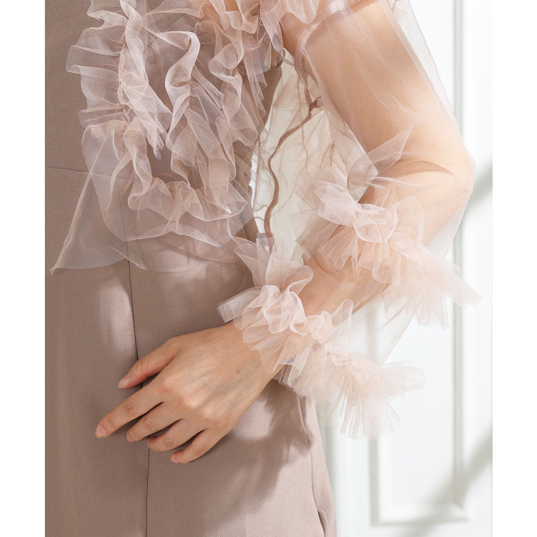 レースレディース Lace Ladies チュールフリル ケープ付き スリット キャミソール ドレス （モカ） モカ