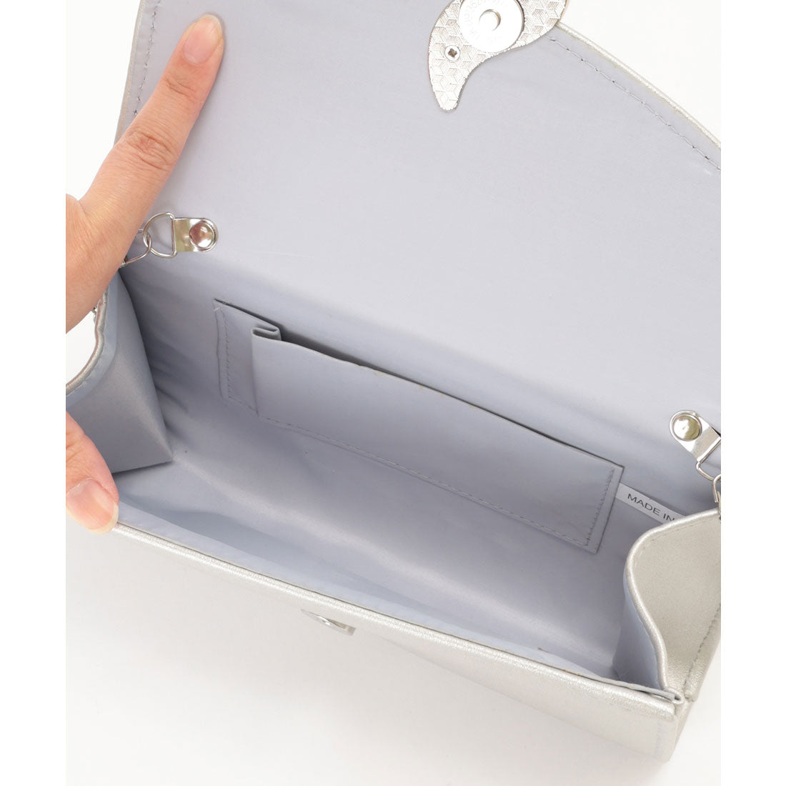 レースレディース Lace Ladies リーフ モチーフ付き レザー調 スクエア バッグ （ブラック） ブラック