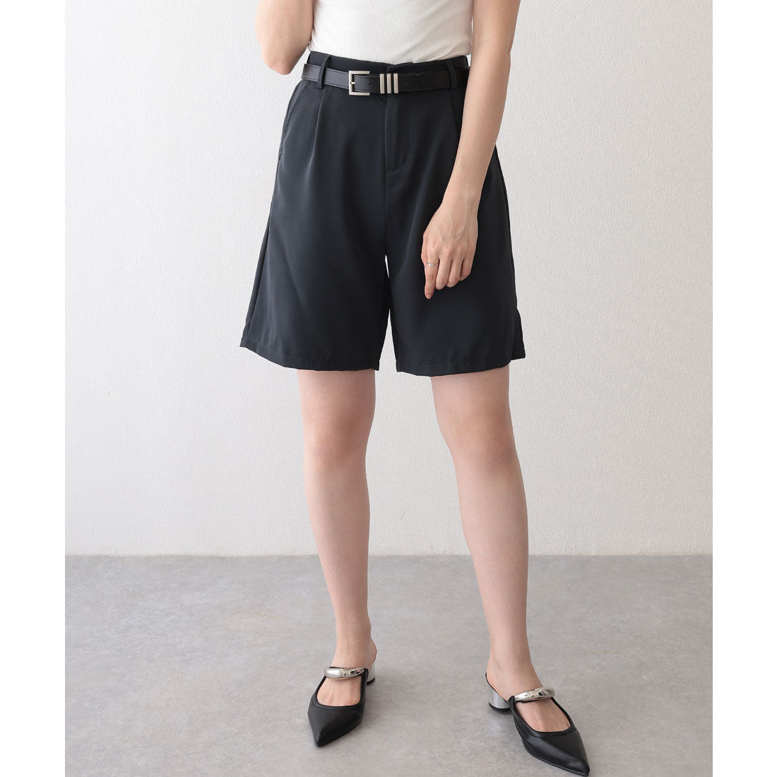 レースレディース Lace Ladies タック入り ハイウエスト セミフレア ハーフ パンツ （グレー） グレー