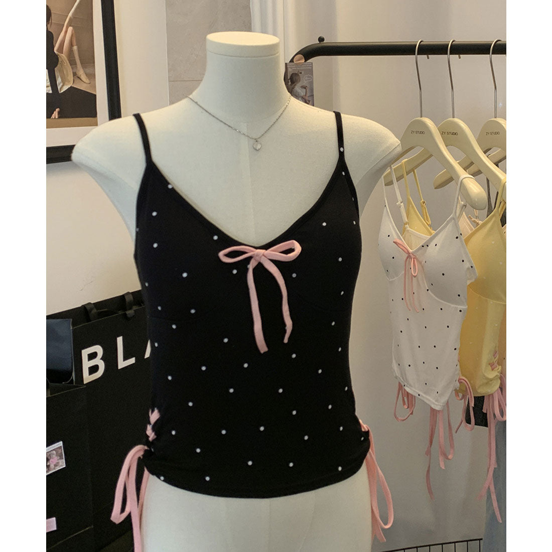 レースレディース Lace Ladies サイド シャーリング リボン付き ドット柄 カップ付き キャミソール （ブラック） ブラック