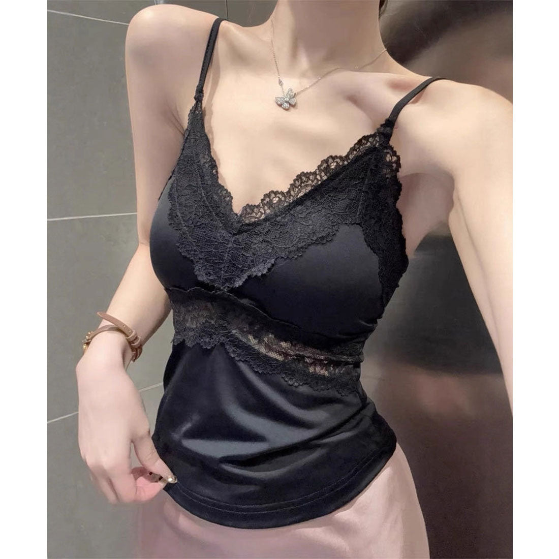 レースレディース Lace Ladies ソリッドカラー 配レース Vネック カップ付き キャミソール （ブラック） ブラック