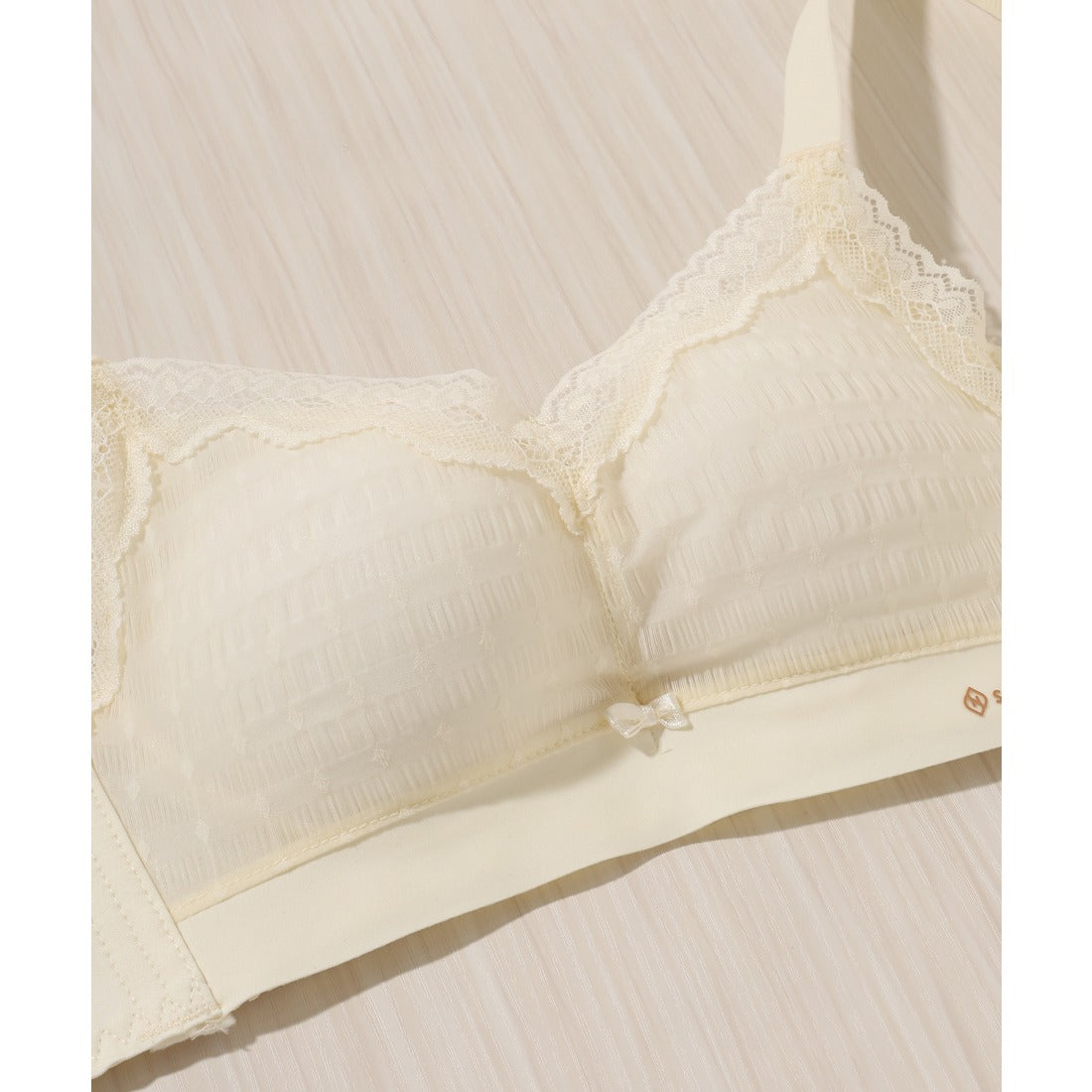レースレディース Lace Ladies プチリボン付き Vネック 脇高 ノンワイヤー ブラジャー （ベージュ） ベージュ