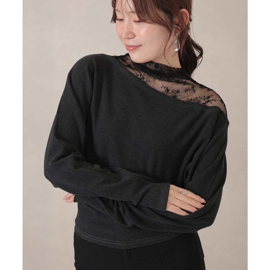 レースレディース Lace Ladies オフネック レース 切替 ドルマンスリーブ トップス （チャコールグレー） チャコールグレー