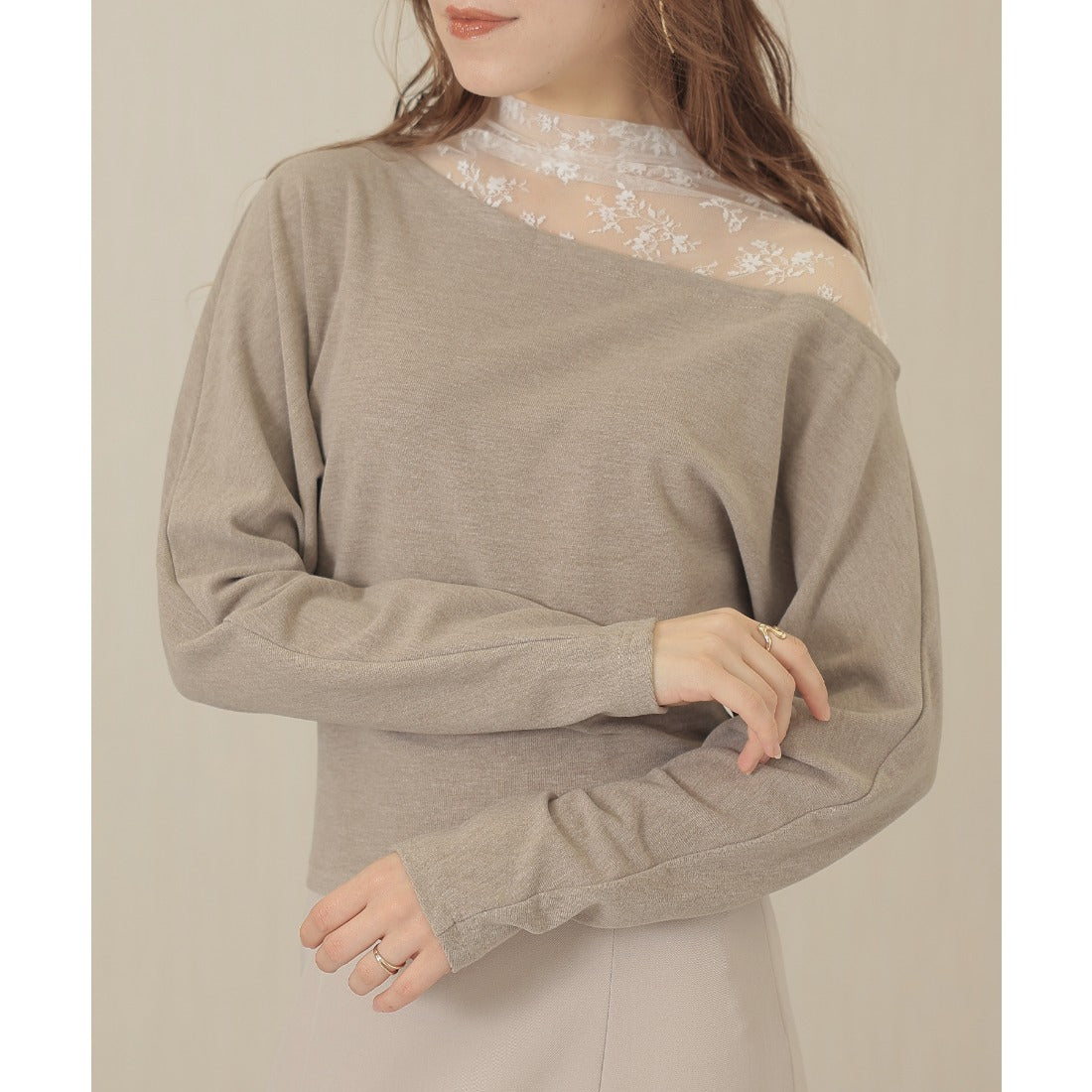 レースレディース Lace Ladies オフネック レース 切替 ドルマンスリーブ トップス （グレージュ） グレージュ