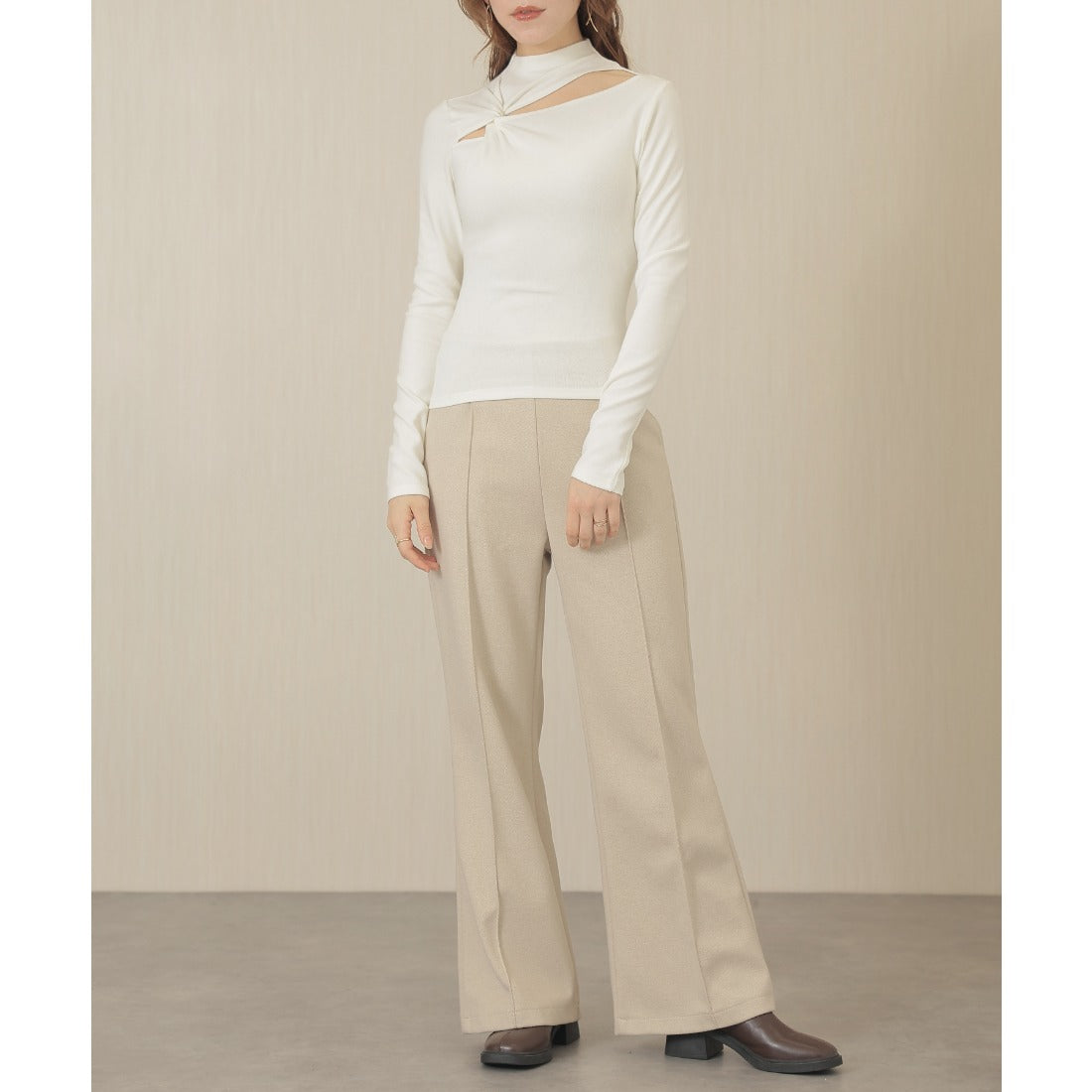 レースレディース Lace Ladies コットン混 ハイネック ツイスト オープンカット トップス （アイボリー） アイボリー