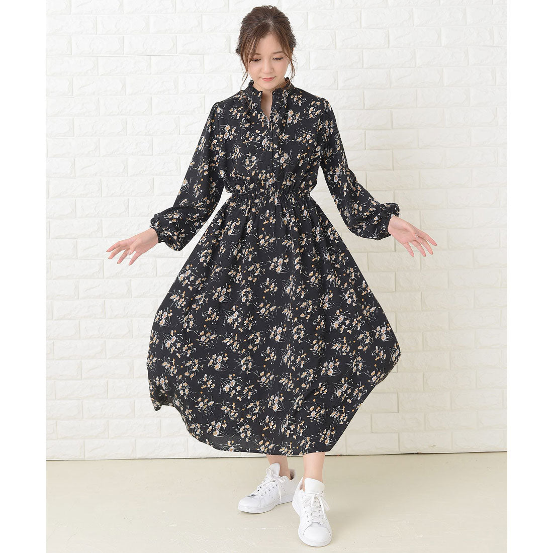 レースレディース Lace Ladies 花柄フレア 長袖ロングワンピース （ブラック） ブラック