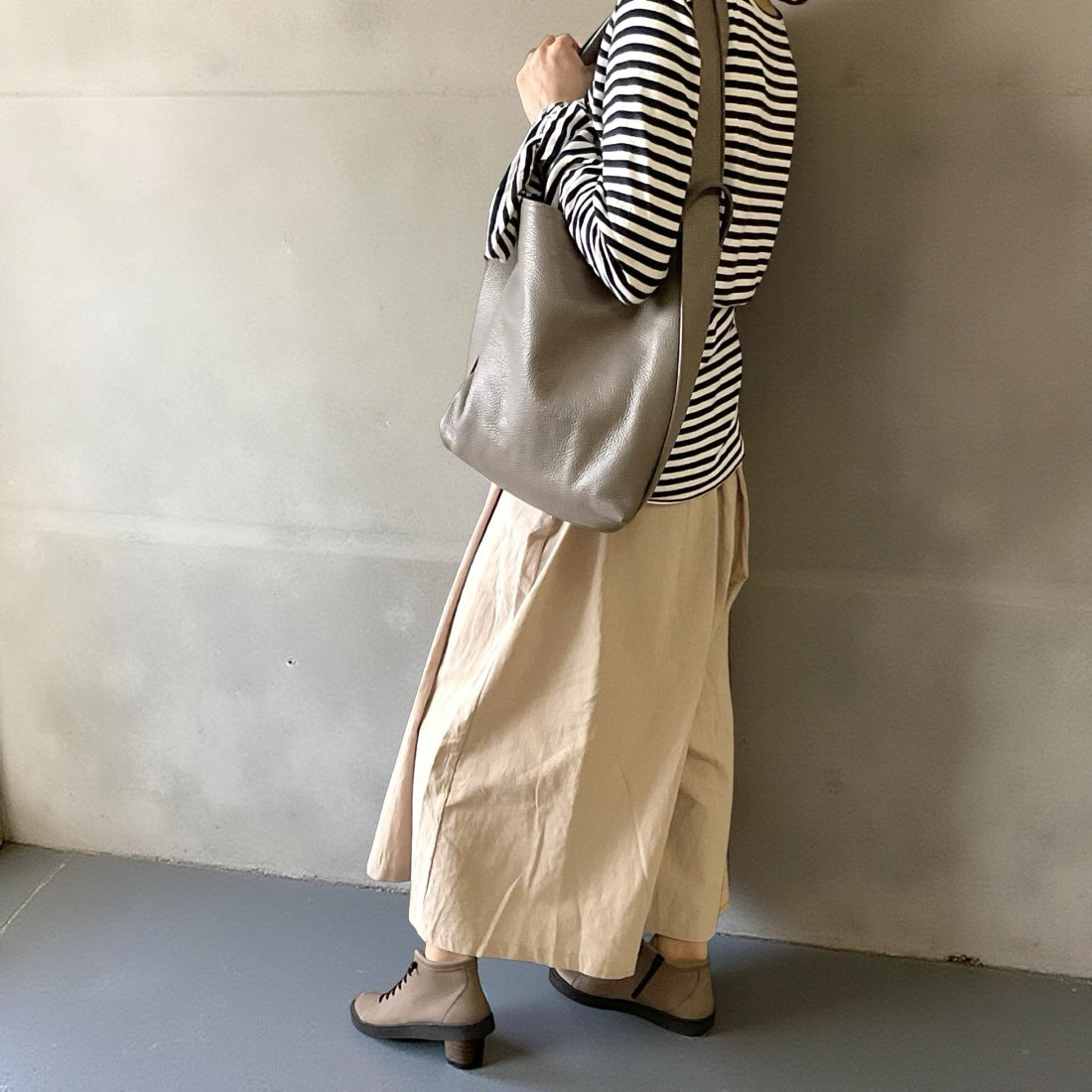 リリミル Lilimill 【本革】イタリア製 2wayレザーバッグ （ダークシルバー） ダークシルバー