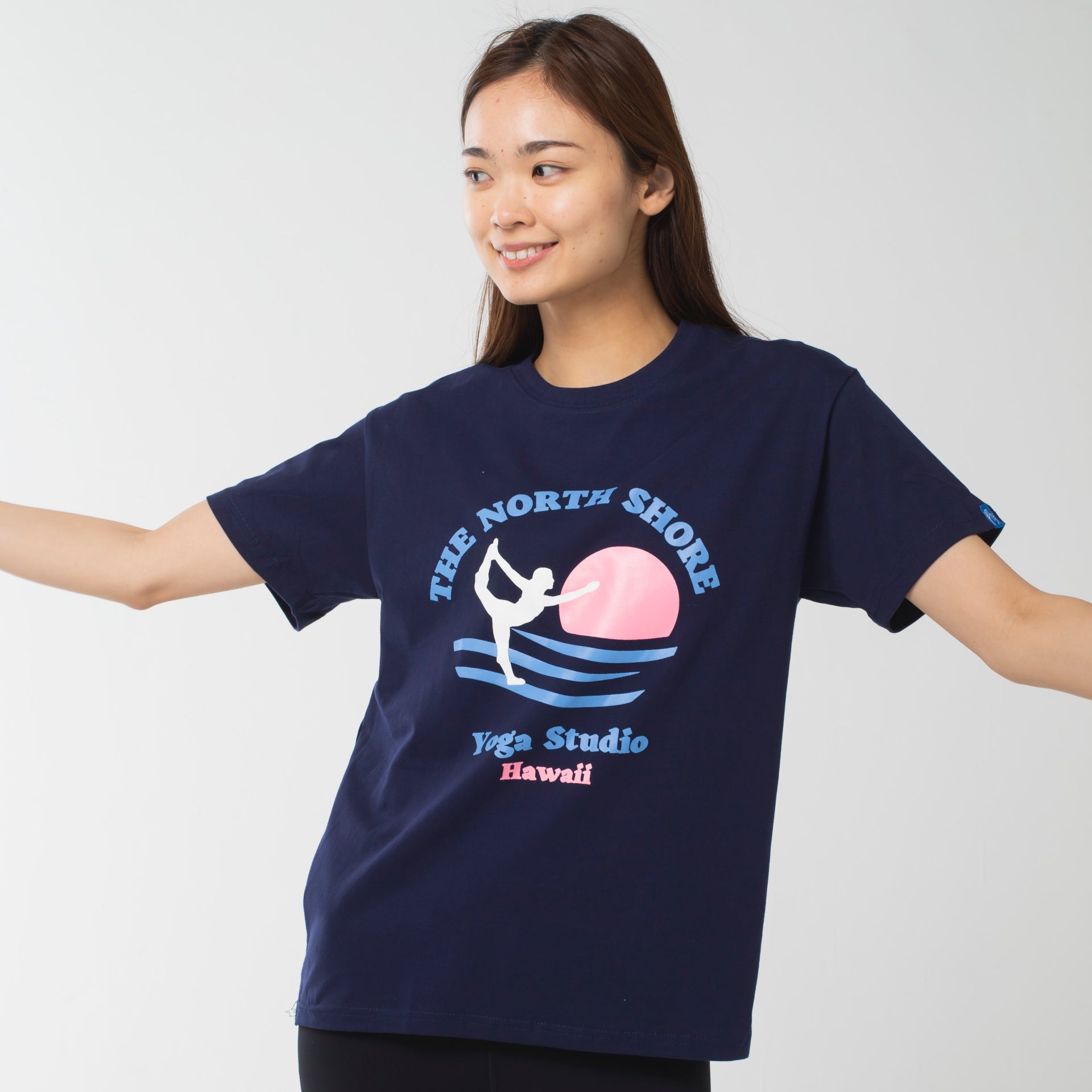 ロングライフアンドハピネス Longlife & Happiness North Shore Yoga Studio コットン クルー 半袖 Tシャツ （NAVY） NAVY