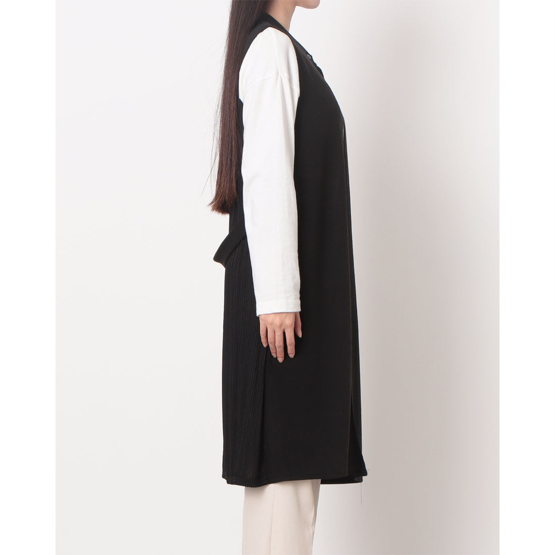 ラリベルテ Laliberte 無地×ストライププリーツニットロングジレ （クロ） クロ