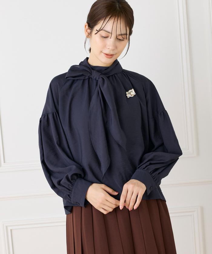 ルスーク Le Souk 《大きいサイズ》ボウタイ付きブラウス （ネイビー） ネイビー