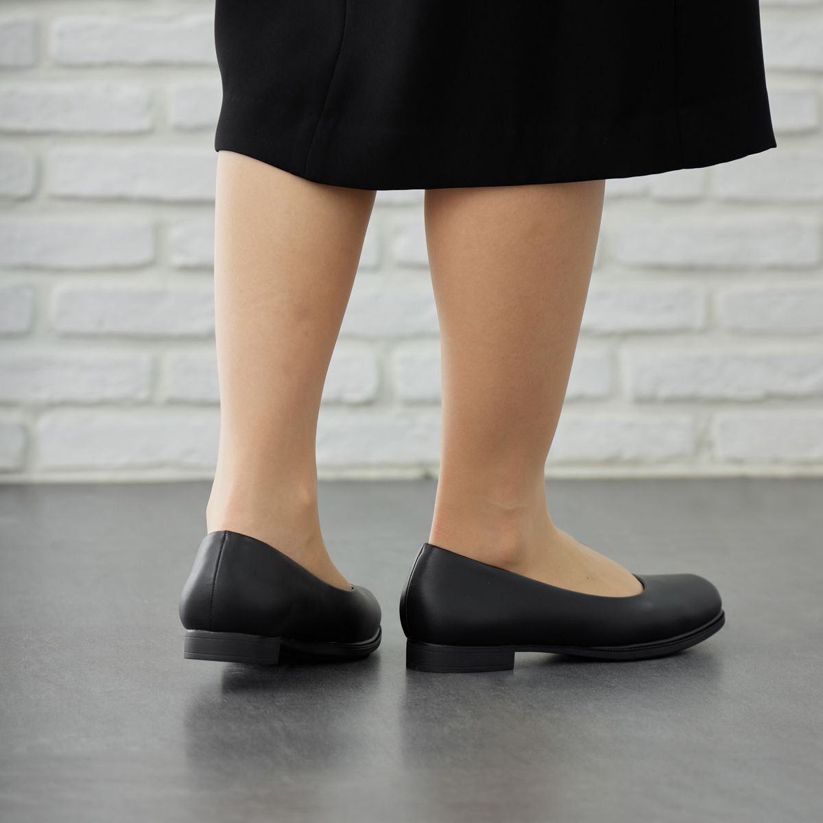 レディワーカー Lady worker 仕事もお出かけもこれひとつ！パンプスのようなプレーンデザイン （ブラック） ブラック