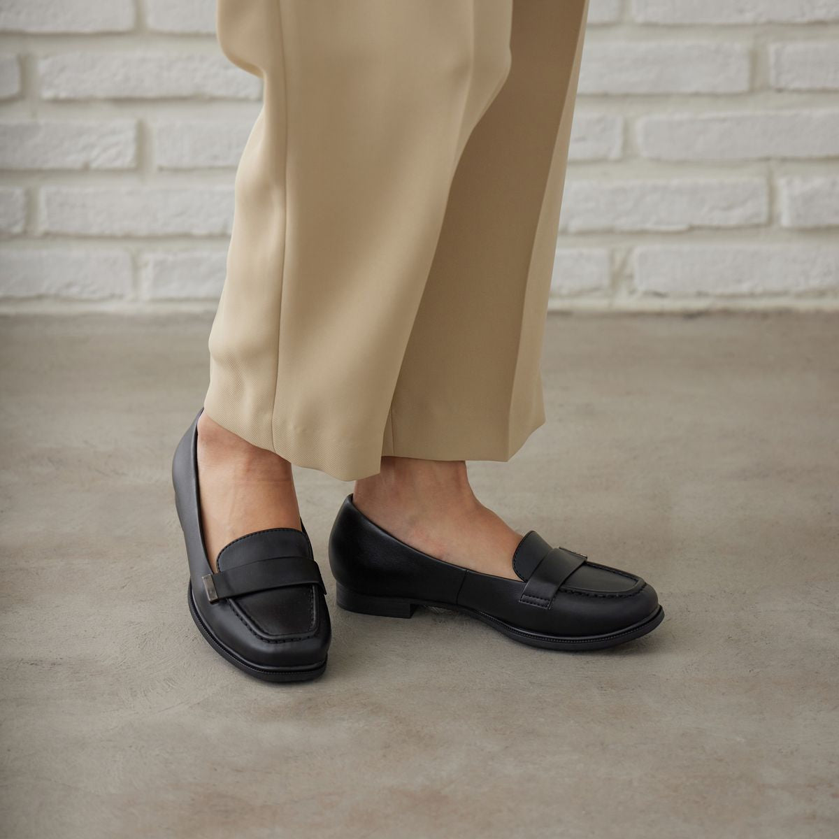 レディワーカー Lady worker 仕事もお出かけもこれひとつ！脱ぎ履きしやすいモカシンデザイン （ブラック） ブラック