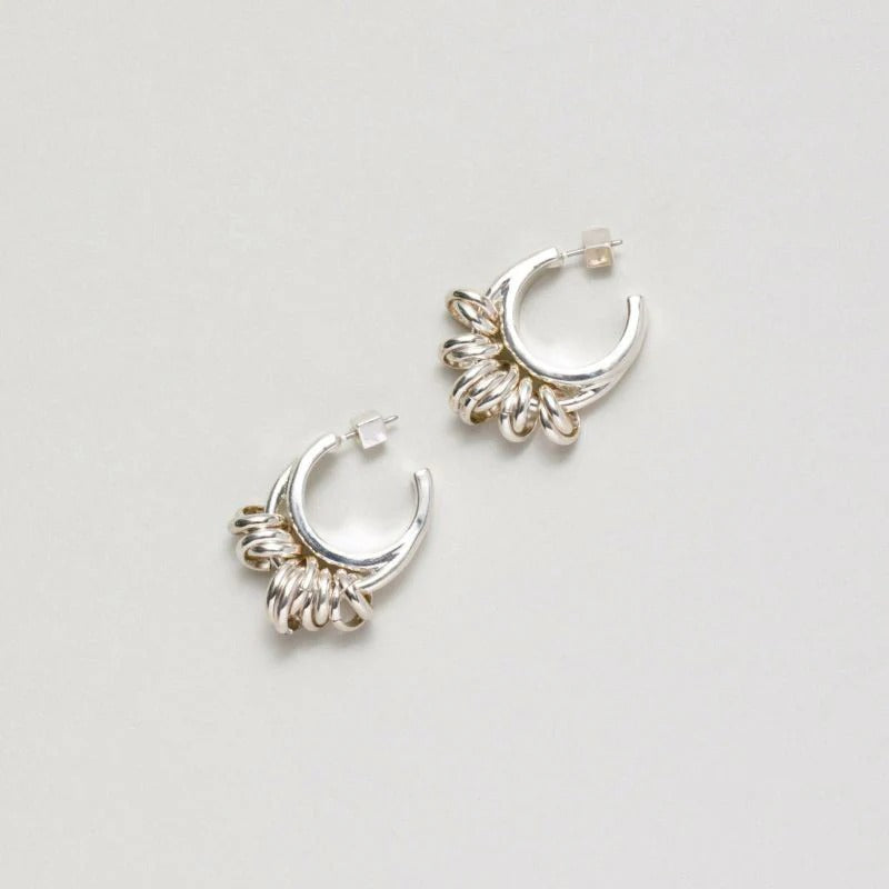 ラピュイ LAPUIS ボリュームコイル ピアスイヤリング（Volume coil pierced earrings） （シルバー） シルバー
