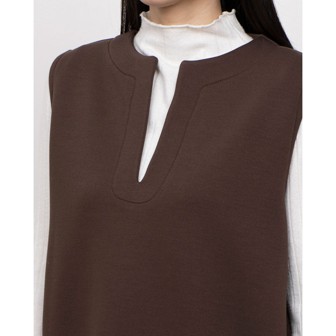 La La que sera Buyer Spontaneous Neck Vest