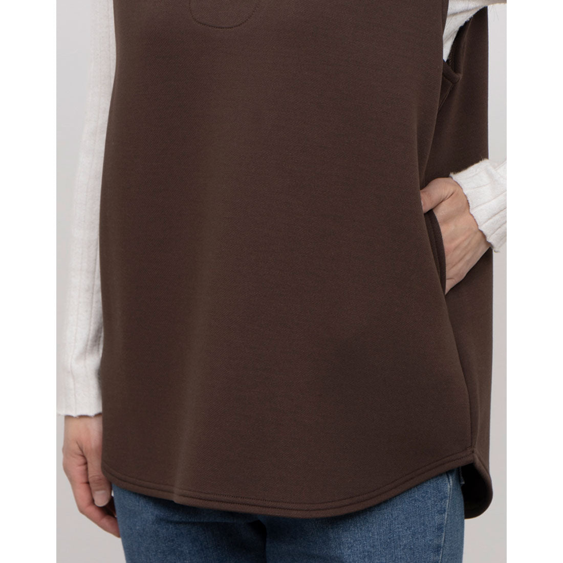 La La que sera Buyer Spontaneous Neck Vest