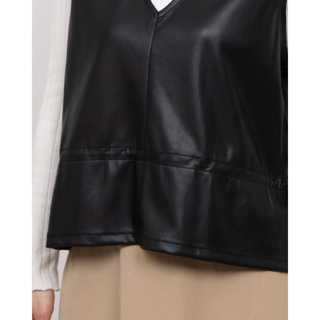 La La que sera Eco Leather Stretch Gather Vest