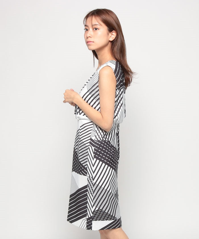 JOCONDE ROYAL Deformed Stripe Pattern Printed Dress