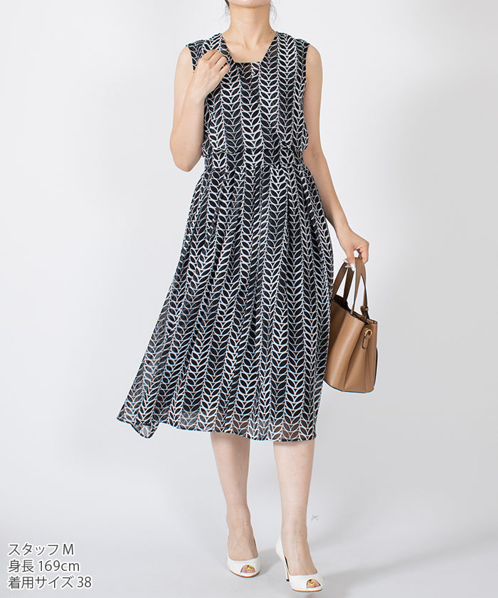 LAPINE BLANCHE Cashmere-style Flare Chiffon Dress / Flower Pattern Print