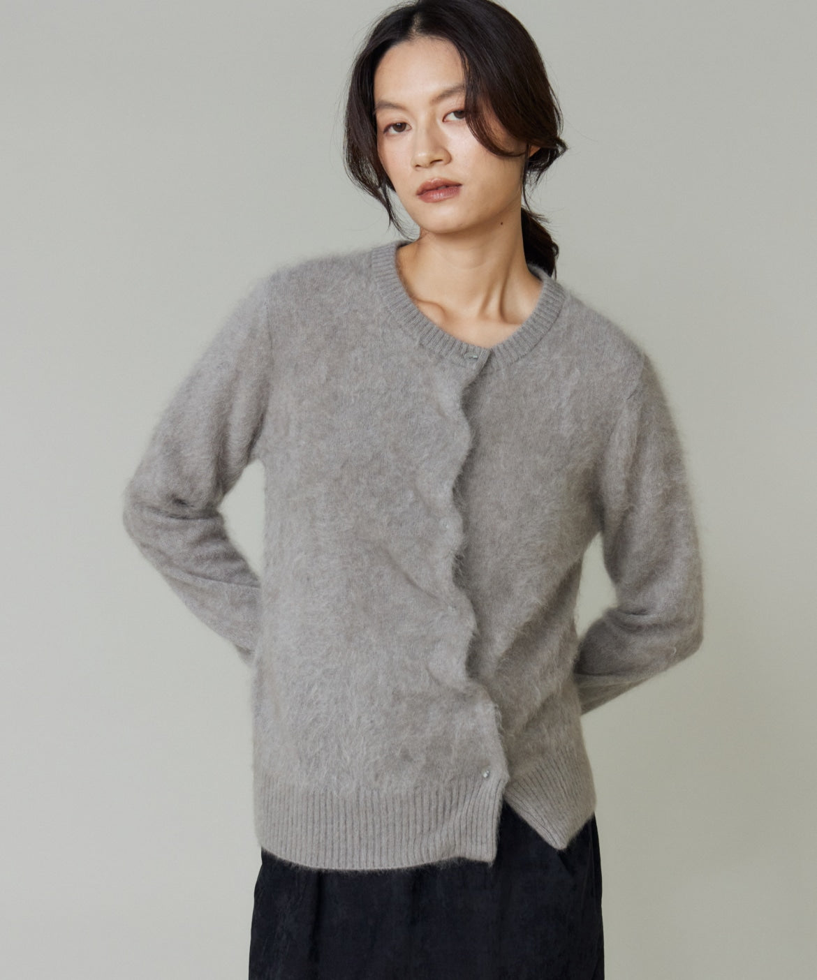 ラヴェイユ バイ スーペリアクローゼット la veille by SUPERIOR CLOSET 《大きいサイズ》カシミヤアシンメトリーカーディガン （グレー1） グレー1