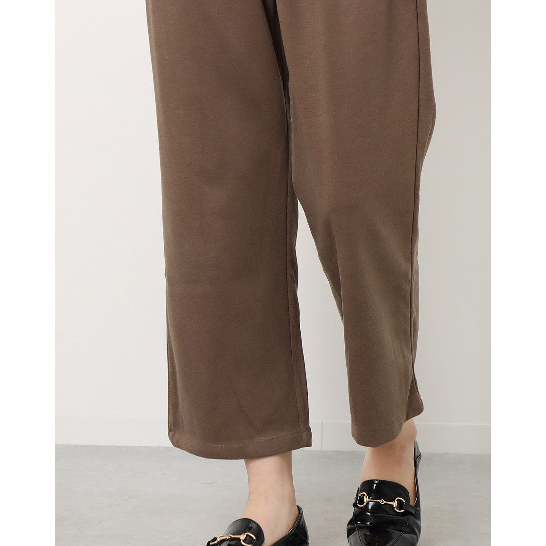 ラウアー LAUIR バックゴムツータックテーパードパンツ