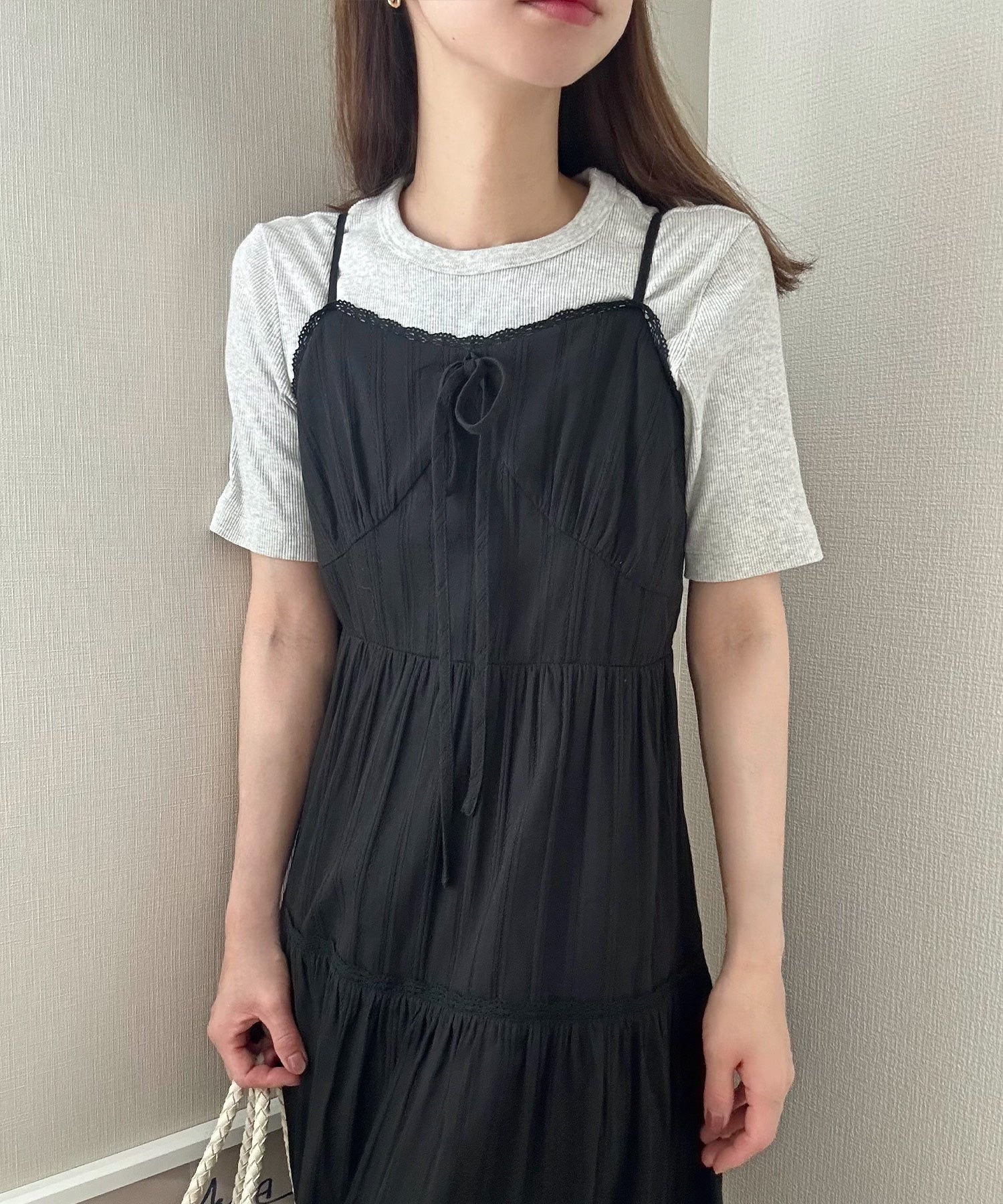 ラウアー LAUIR フロントリボンレースフリルキャミワンピース （ブラック） ブラック