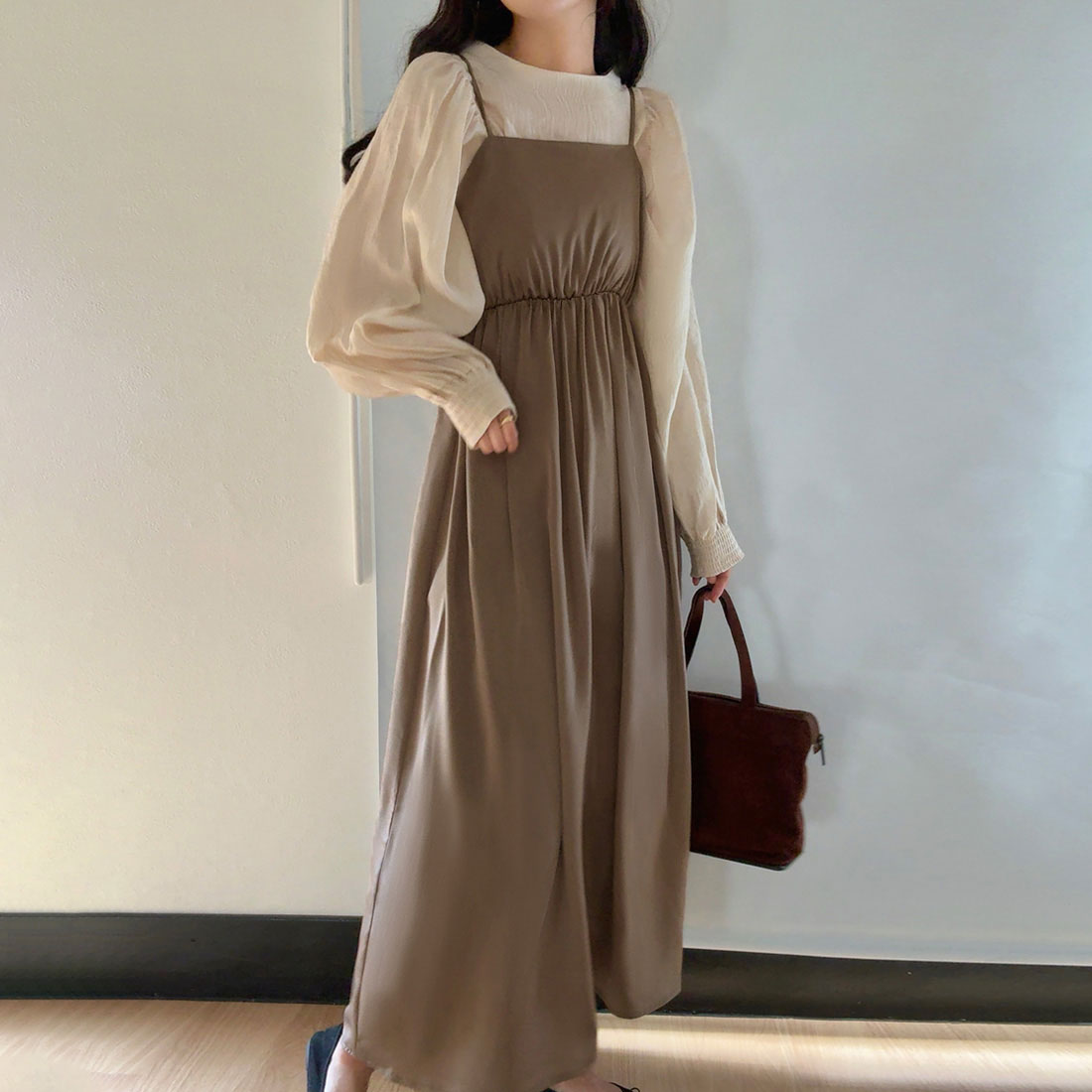 ラウアー LAUIR ショルダーリボンサテンキャミワンピース,ダークベージュ