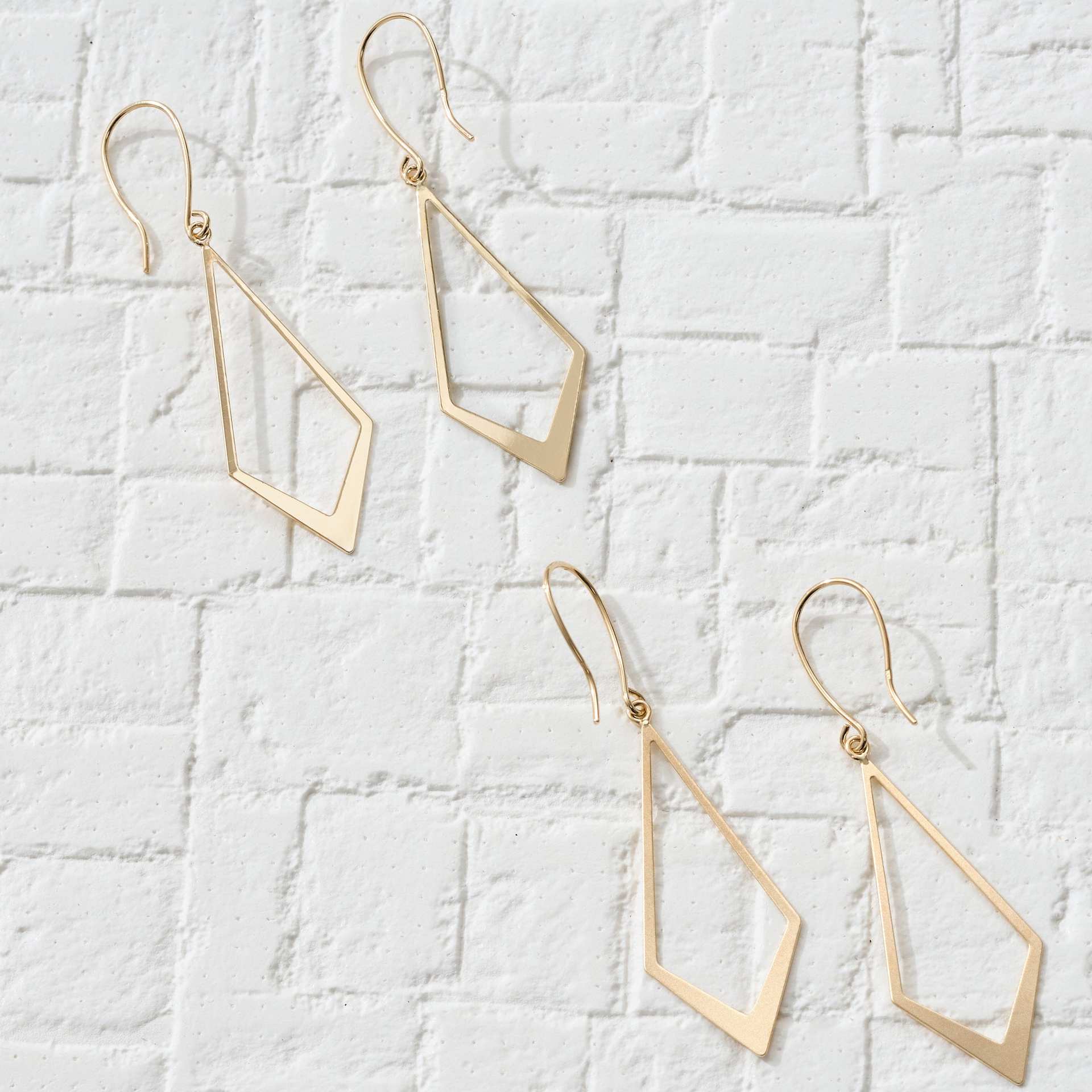 エルアンドコー L&Co. K10ひし形フックピアス イエロー （イエローゴールド） イエローゴールド