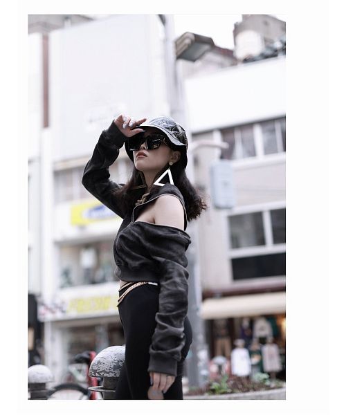 ボムシェル bombshell パーカー・トレーナー カットソー パーカー トレーナー ショート丈 タイダイ柄 クラッシュ柄 モノトーン 長袖 ファスナー チャック Bbomb