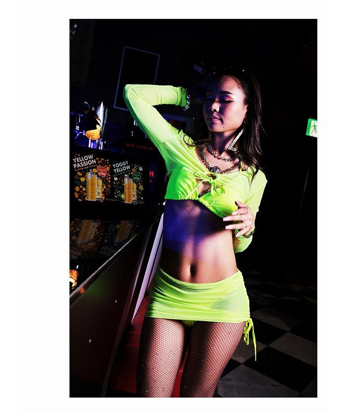 ボムシェル bombshell クラブダンサービキニ ビキニ ネオンカラー レディース 水着 ビビッド 見せブラ ダンスウェア 蛍光色 ホルターネック ナイトプール bombshell【返品不可商品】