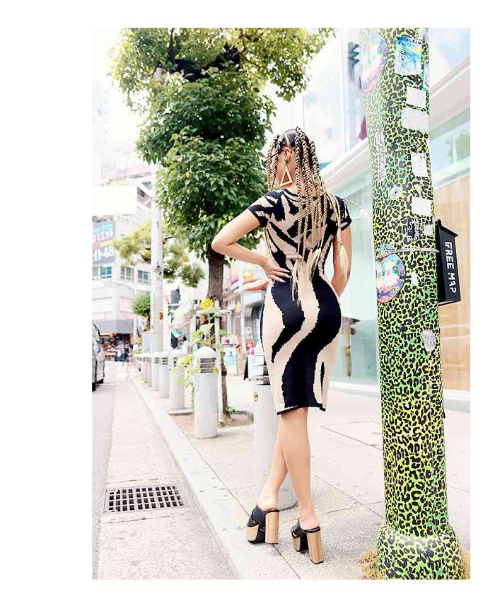 Bombshell dress, two-tone geometric summer knit, tight monochrome square neck, overseas fashion, animal club Bbomb