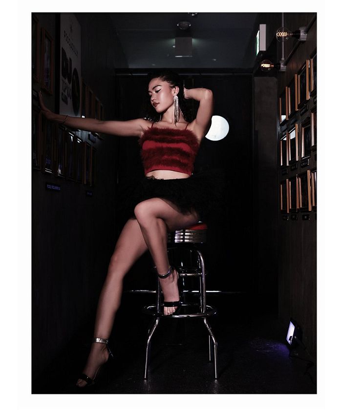 ボムシェル bombshell キャミソール・タンクトップ ショート丈 フェイクファー キャミソール ふわふわ トップス ダンス衣装 ショーダンス ステージ衣装 クラブ 舞台衣装 bombsh