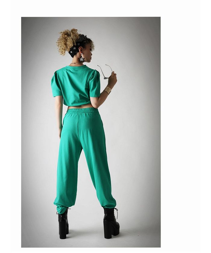 ボムシェル bombshell セットアップ セットアップ ショート ヘソ出し 半袖 ロゴ ワイドパンツ ドロスト ポケット ウエストゴム チャック Bbomb