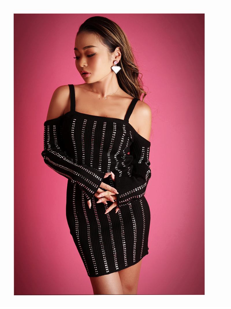 ボムシェル bombshell ワンピース 黒 ニット アームウォーマー オフショル ミニ タイト キラキラ デートコーデ 夜遊び インポートファッション Bbomb