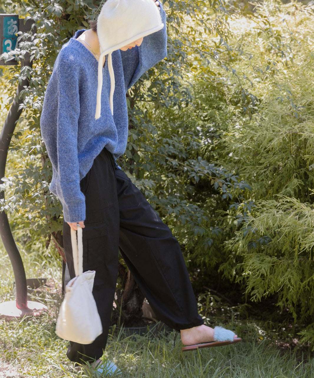 アドティエ ad thie ふわふわ・カラフル ファーサンダル