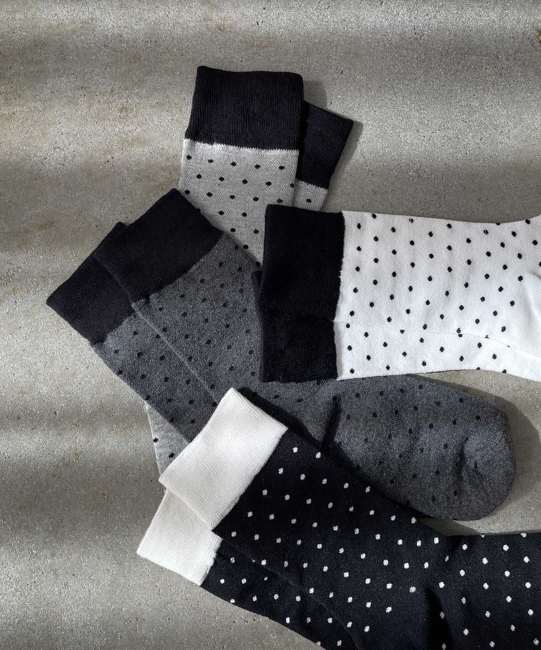 Adthie ad thie 【2024AW New Collection】 Bicolor Dot Socks